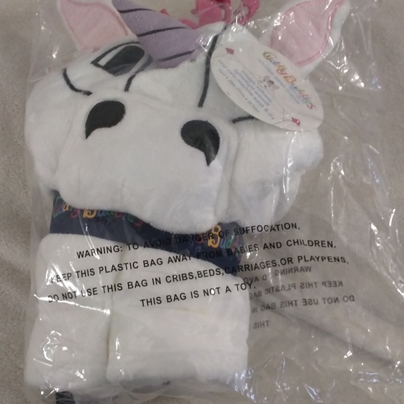 Berkshire Bedding Newberkshire Blanket Cuddly Buddy Plush Hooded